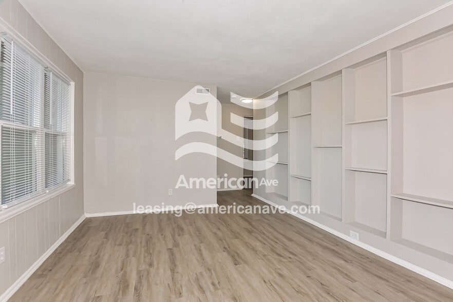 Building Photo - 4 Redwood Dr