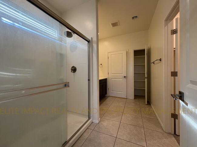 Building Photo - 7046 E Calle Arco Iris