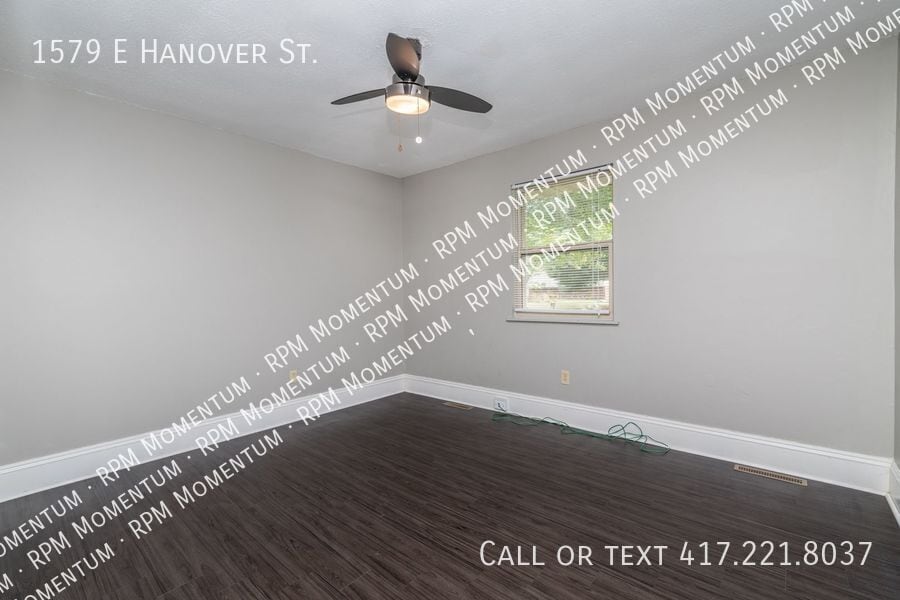 Building Photo - 1579 E Hanover St