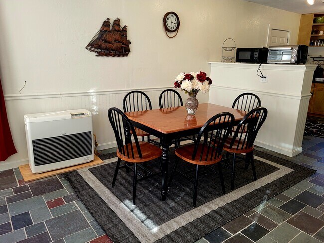 Building Photo - 30 Main St