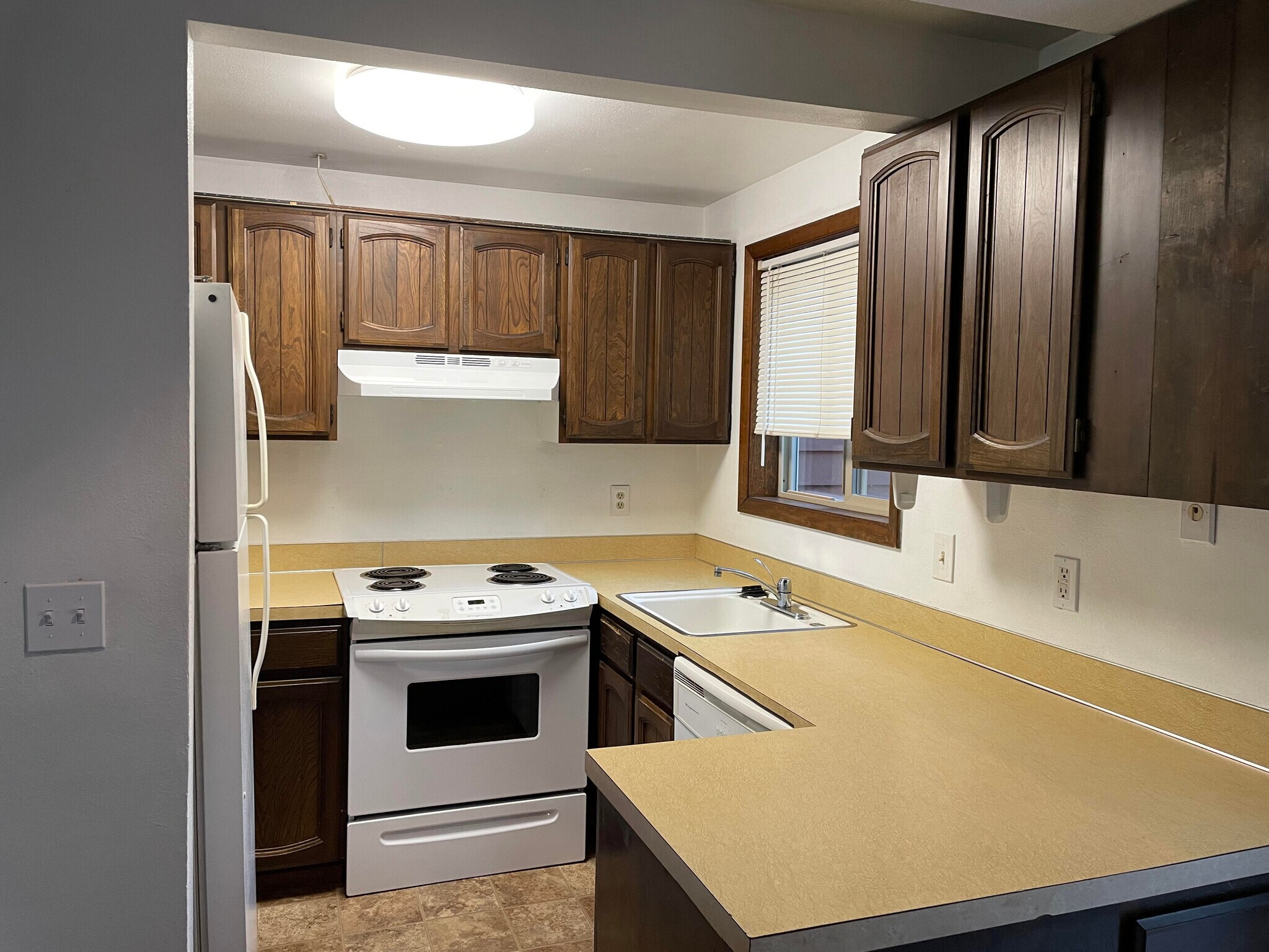 Building Photo - 6075 Fircrest St SE