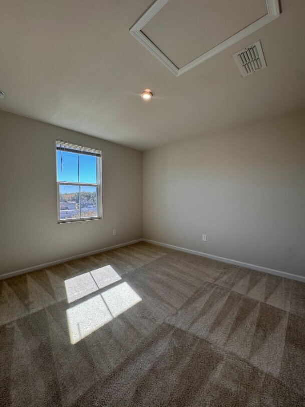 Building Photo - Charming 3-Bed, 2.5-Bath Home in Woodruff ...