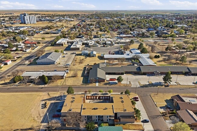 Building Photo - 500 NE 15th St