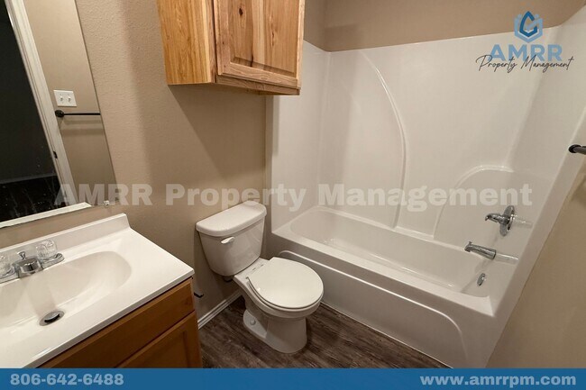 Building Photo - 3 Bedroom Home In North Lubbock!