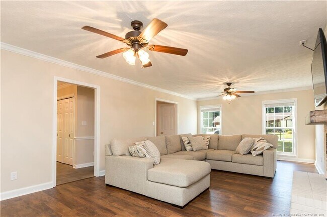 Building Photo - 3356 Quarry Dr