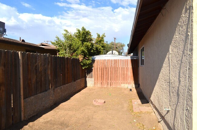 Building Photo - 123