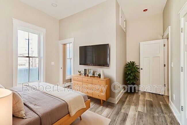 Building Photo - 1958 Bonnycastle Ave