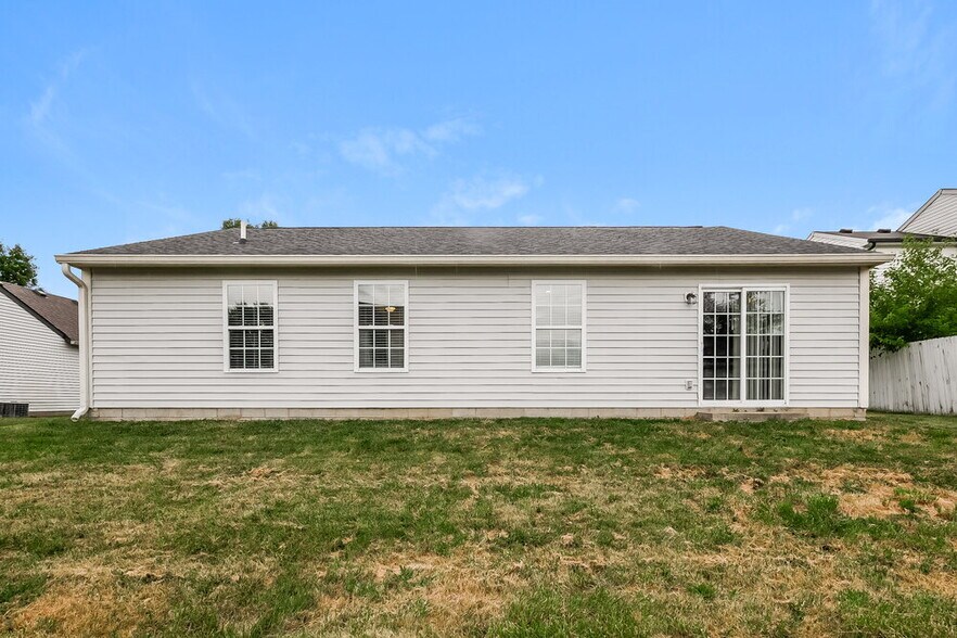 Building Photo - 4062 Magnolia Dr