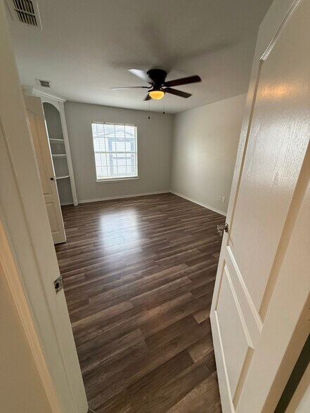 Building Photo - 1168 Savannah Loop