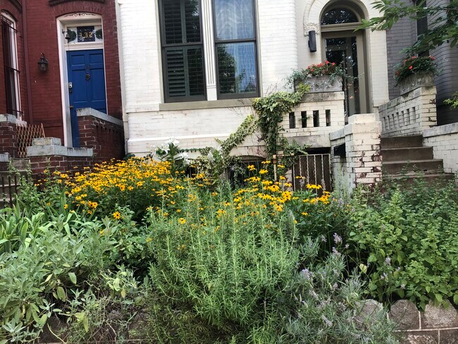 Building Photo - 134 13th St SE