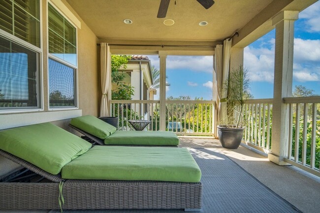 Building Photo - Exceptional Remodeled & Professionally Fur...
