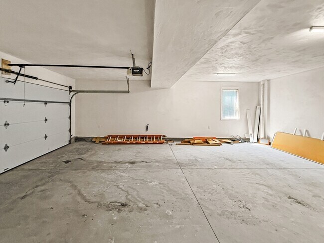 Building Photo - 16 Adelle Circuit