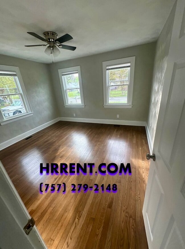 Building Photo - Newly Renovated 4 Bedroom 2 Bathroom 2 Story Home located in the Fairmount Park area of Norfolk!