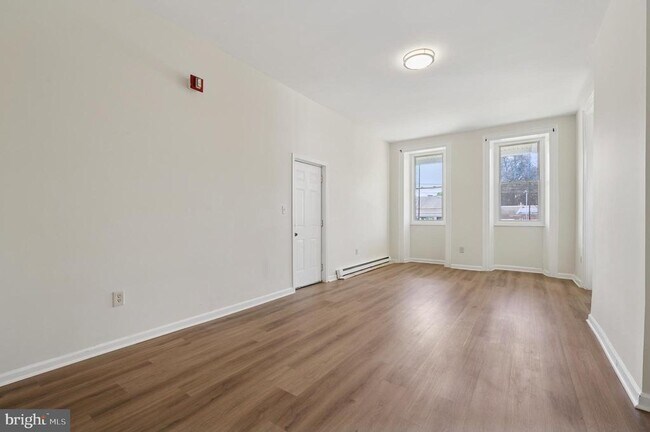 Building Photo - 111 W Queen Ln