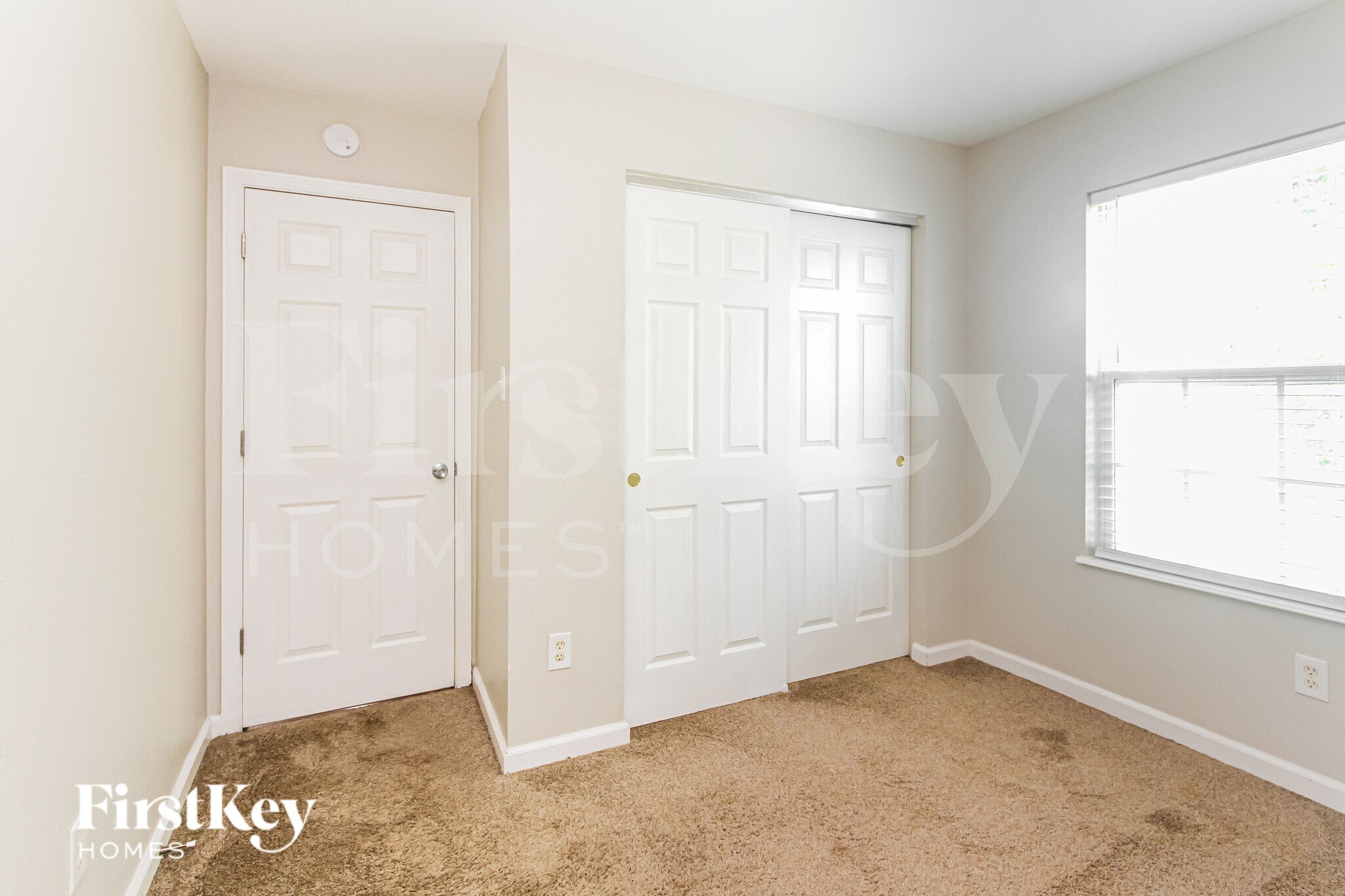 Building Photo - 2814 Rothe Ln