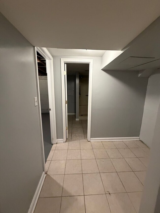 Building Photo - 710 Sequoia Dr