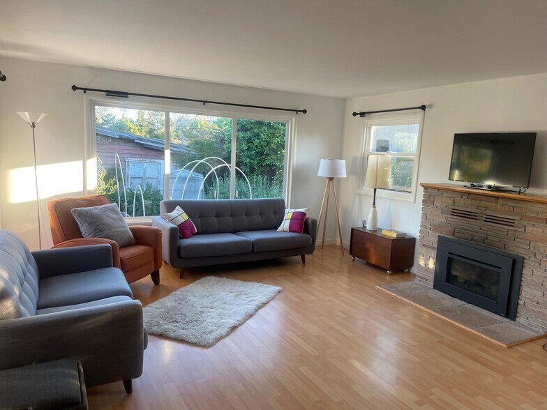 Building Photo - 5720 Soquel Dr