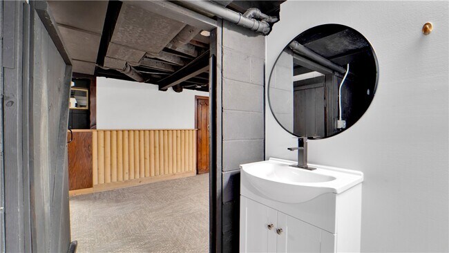 Building Photo - 288 Oakridge Dr