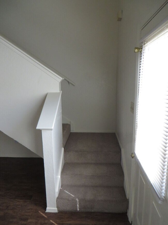 Building Photo - 2217 Katy Ln