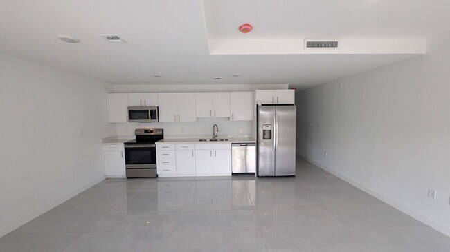 Building Photo - 14559 SW 261 St Ter