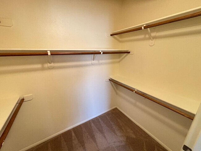 Building Photo - Beautiful 2Bed/2Bath Condo located in Henderson's Mission Ridge gated Community