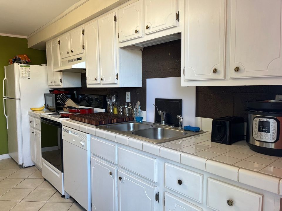Kitchen - 3408 Montgomery St