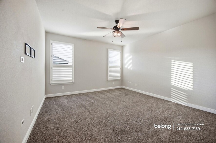 Building Photo - 1832 Chamaeleon Dr