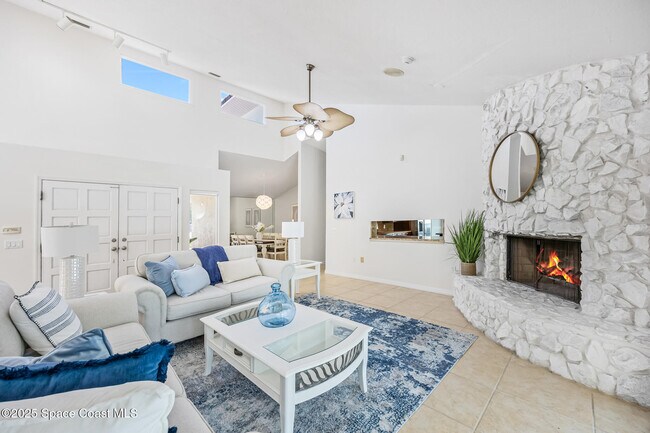 Building Photo - 3070 Rio Plumosa N