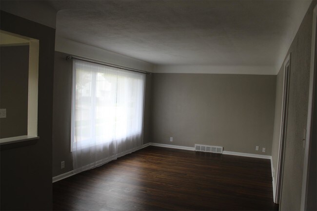 Building Photo - 24521 Phlox Ave
