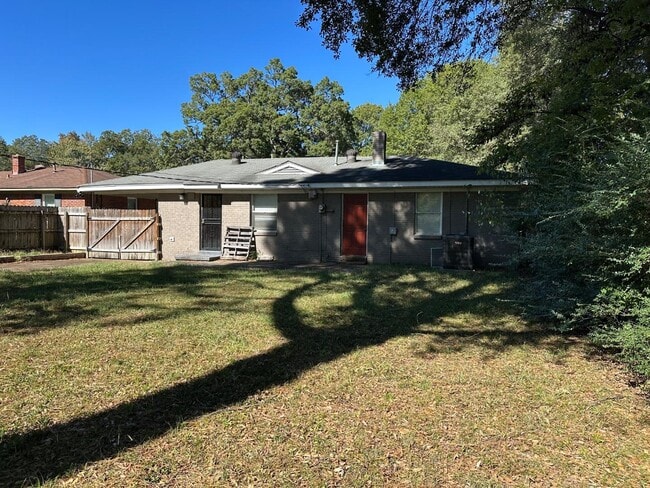 Building Photo - 4931 Kimball Ave