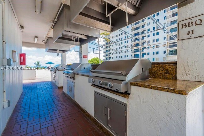 Building Photo - 1201 S Ocean Dr