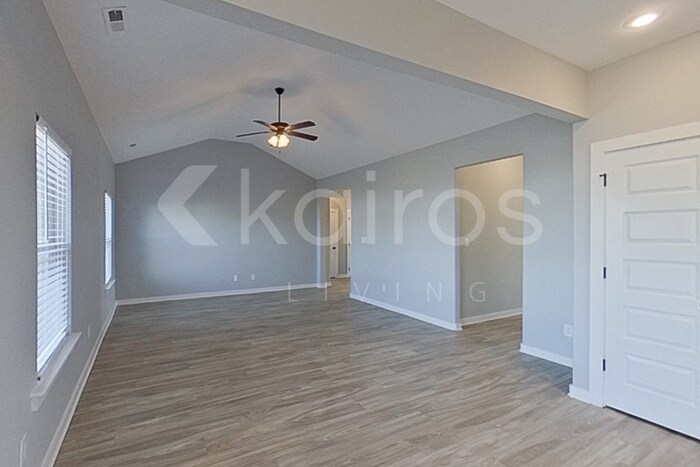 Building Photo - 26159 Valley Ridge Road