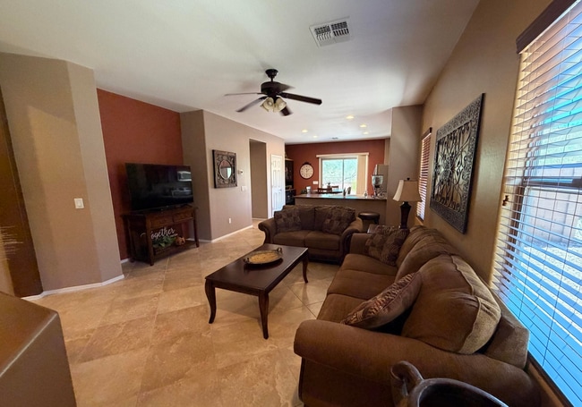 Building Photo - 2 Bed 2 Bath Seasonal Rental in Anthem at Merrill Ranch!