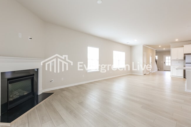 Building Photo - now