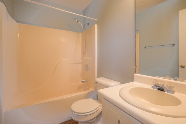 Building Photo - 1464 Flo Zechman Dr