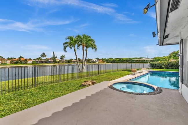 Building Photo - 12502 Baywind Ct