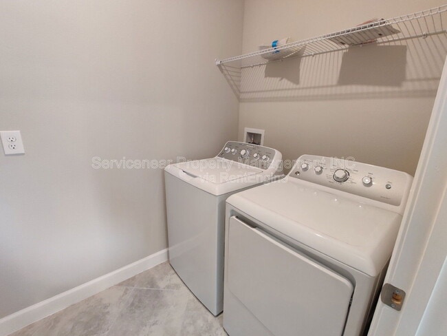 Building Photo - 1312 White Fox Run