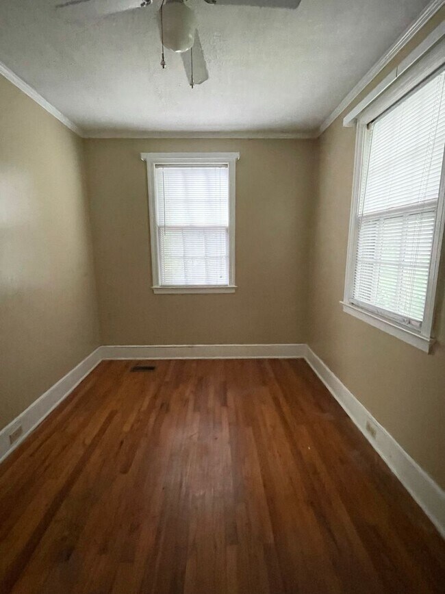Building Photo - 601 Elm Ave
