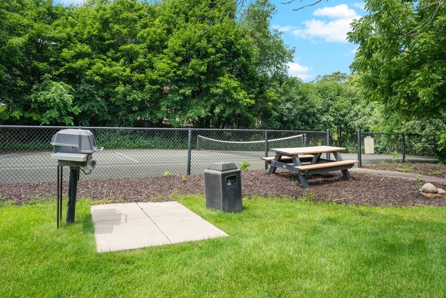 Building Photo - 6155 Chasewood Pky