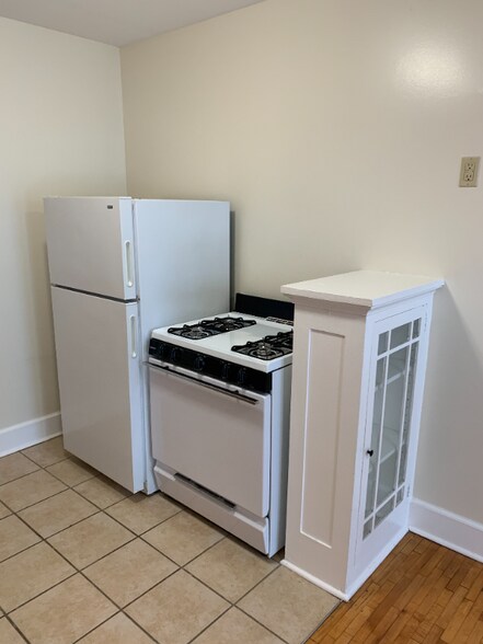 Building Photo - 1186 Grand Ave