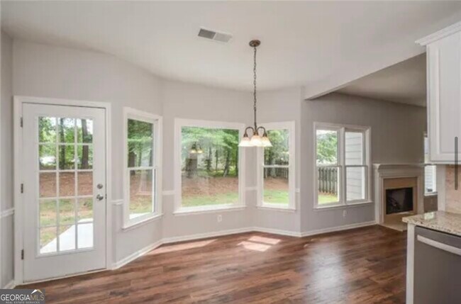 Building Photo - 3380 Maple Terrace Dr