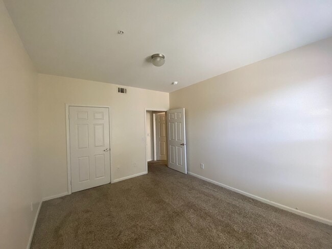 Building Photo - Sonata @ Canyon Crest