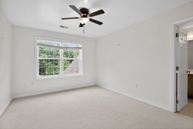 Building Photo - 15152 Robbers Roost Ct