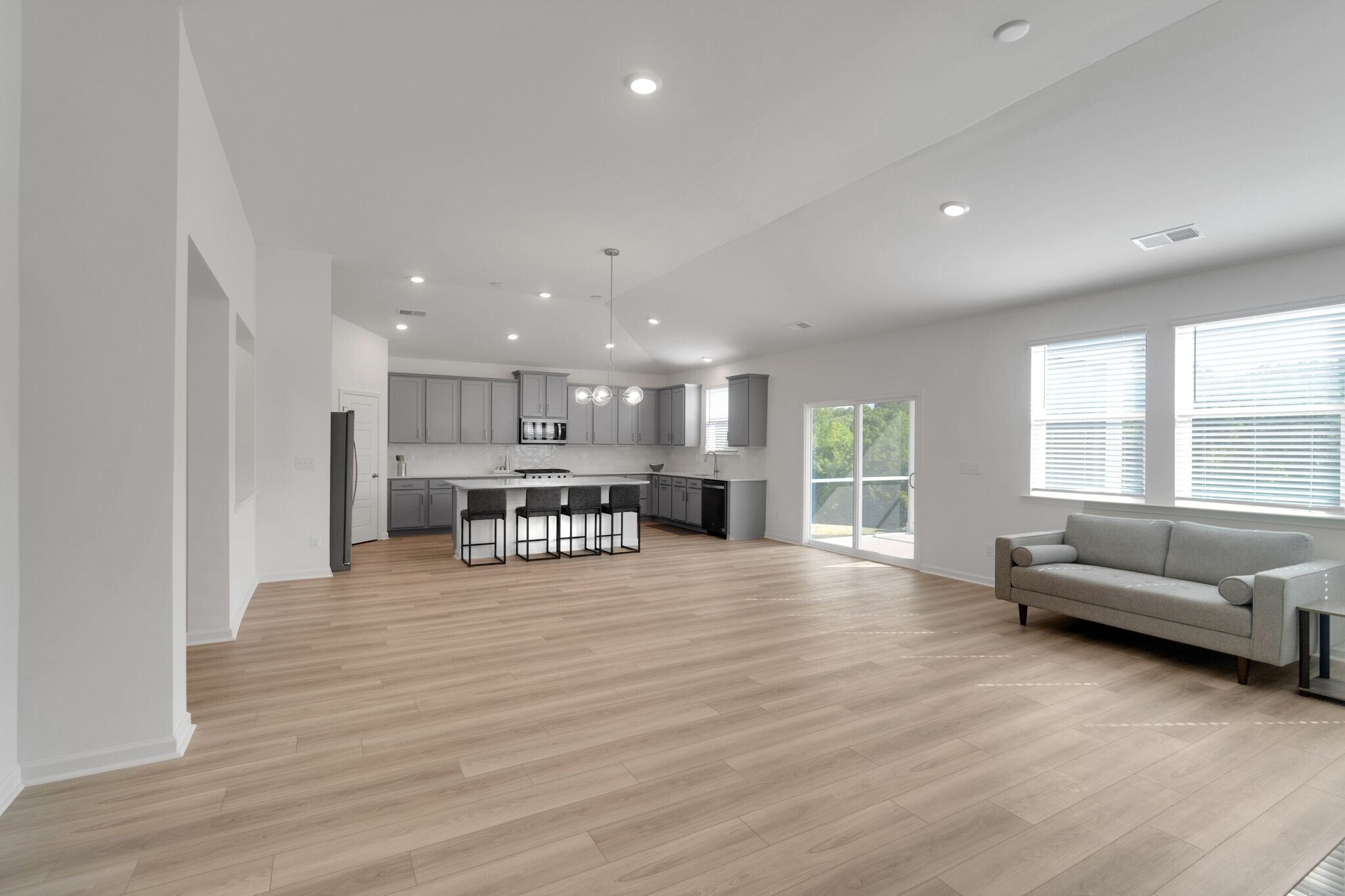 Building Photo - 12129 Rowan Hill Dr