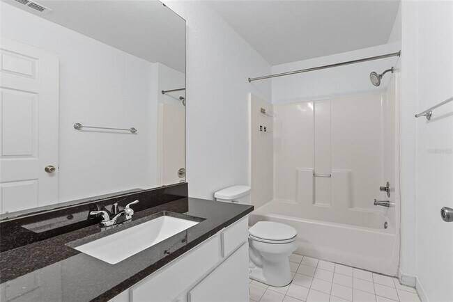 Building Photo - 5459 Vineland Rd