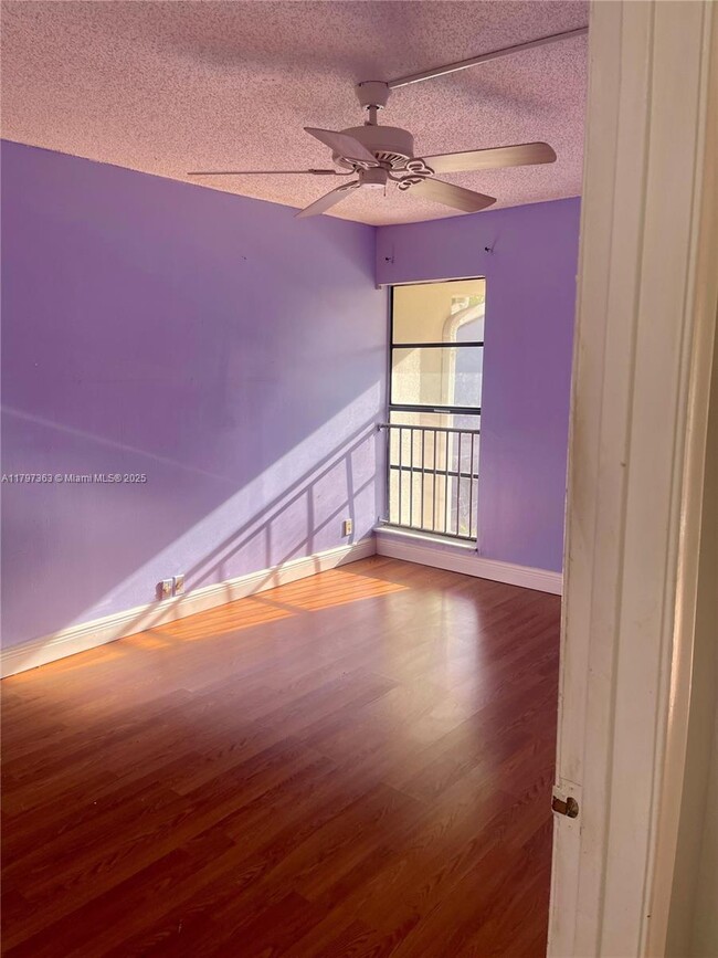 Building Photo - 6695 Racquet Club Dr
