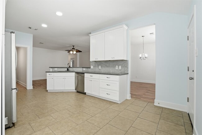 Building Photo - 1631 Hade Meadow Ln