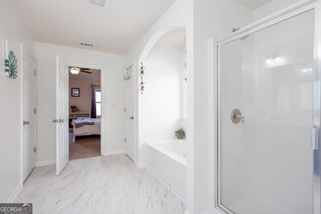 Building Photo - 7999 Dawson Ln