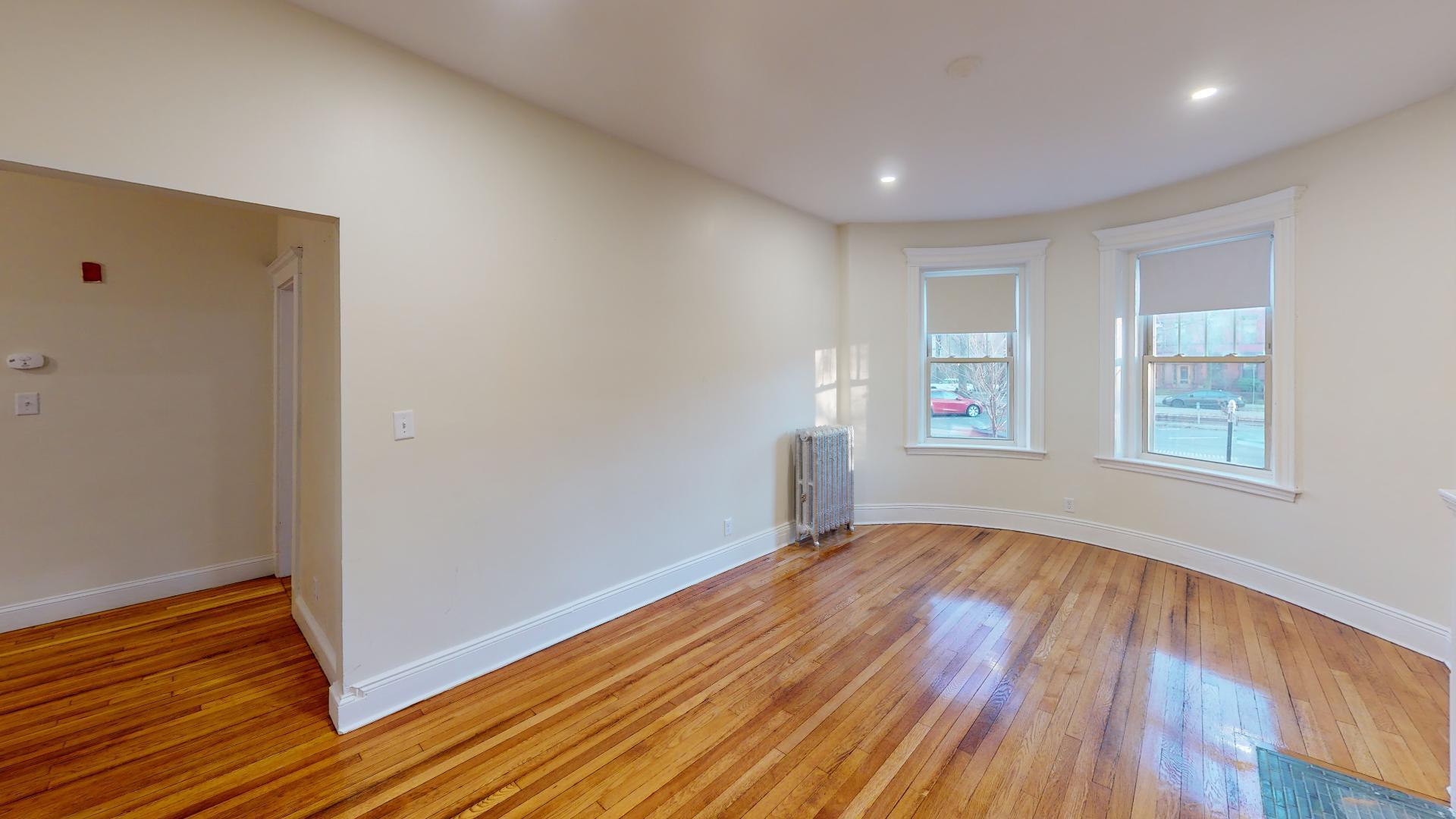 Building Photo - 1789 Beacon St