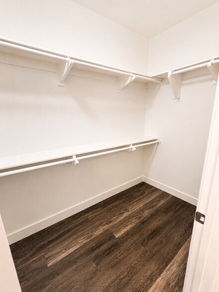 Building Photo - 111 Rodeo